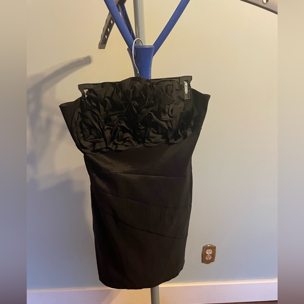 Romeo & Juliet Black Dress